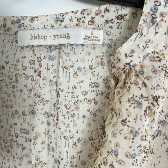 Long sleeve button up blouse size S, floral design, NWOT - Picture 7 of 11